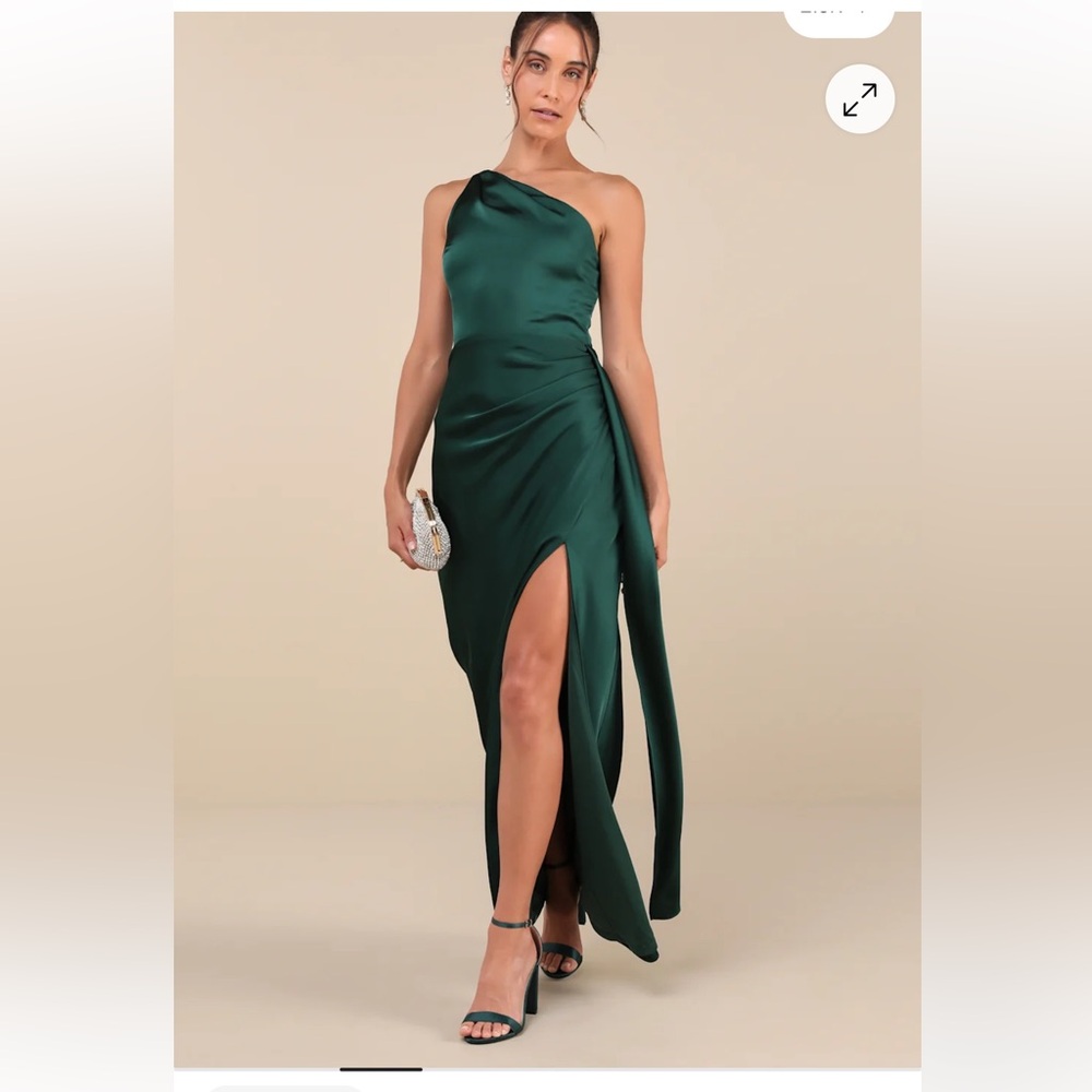 Elegant Green One-Shoulder Dress